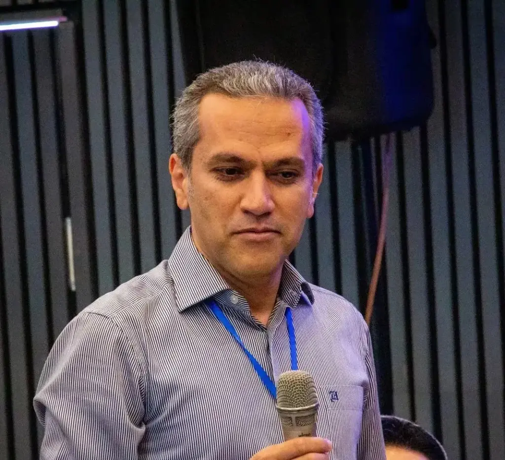 دکتر علی شجاع — مشاور استراتژی و تحول سازمانی
